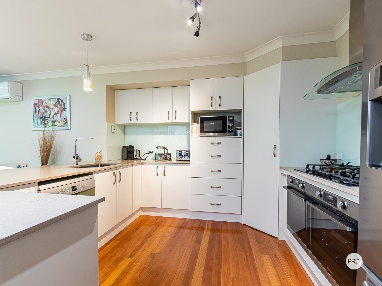 46 SUNNINGDALE Drive REDLAND BAY 9