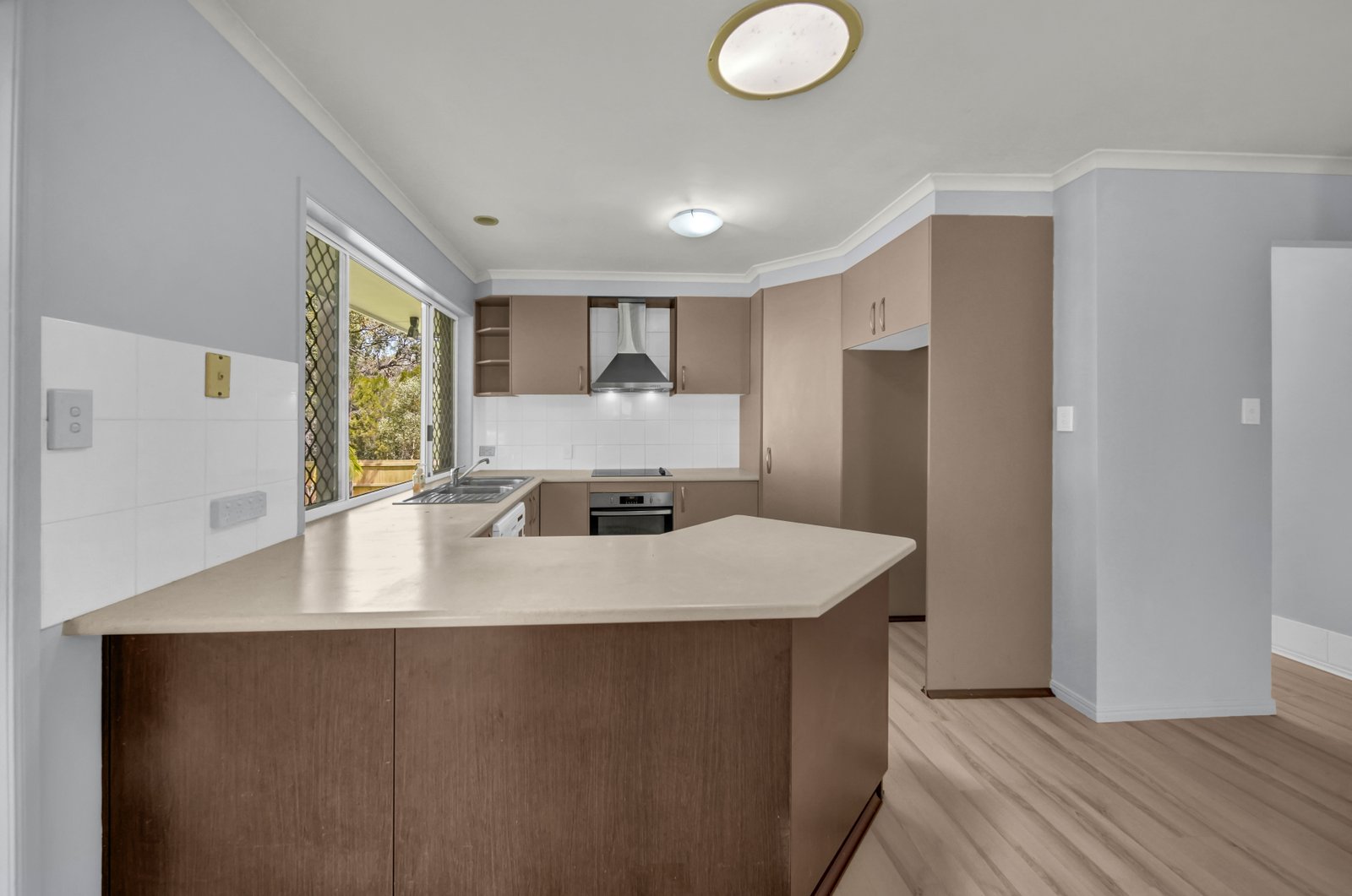 46 SUNSHINE Drive CLEVELAND 18