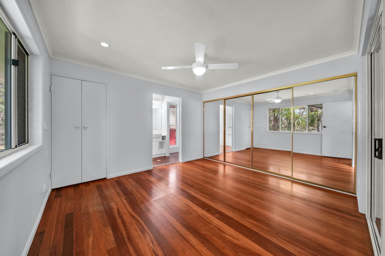 46 SUNSHINE Drive CLEVELAND 24