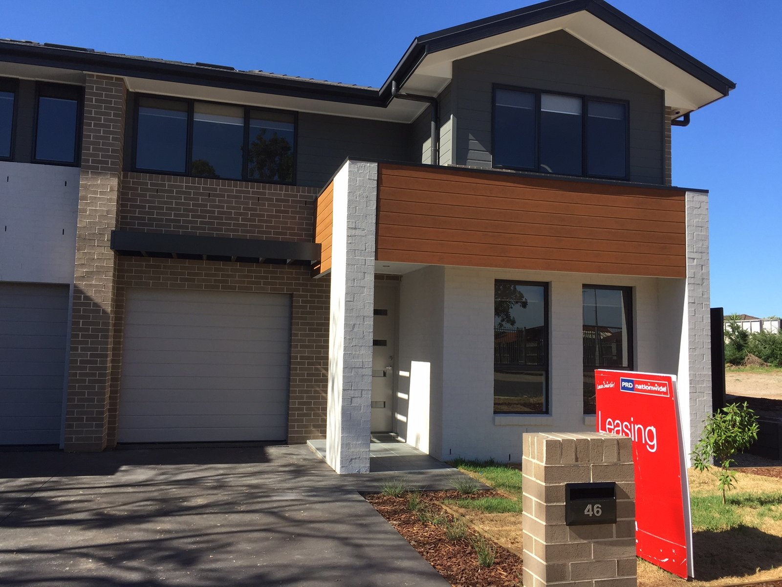 46 The Lakes Drive GLENMORE PARK 1