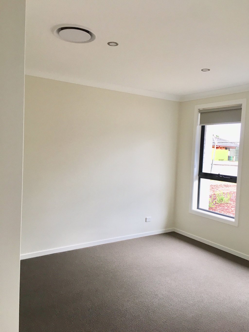 46 The Lakes Drive GLENMORE PARK 10