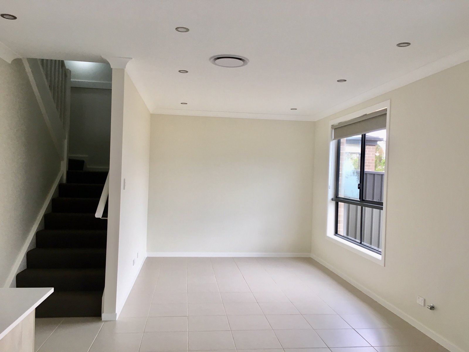 46 The Lakes Drive GLENMORE PARK 11