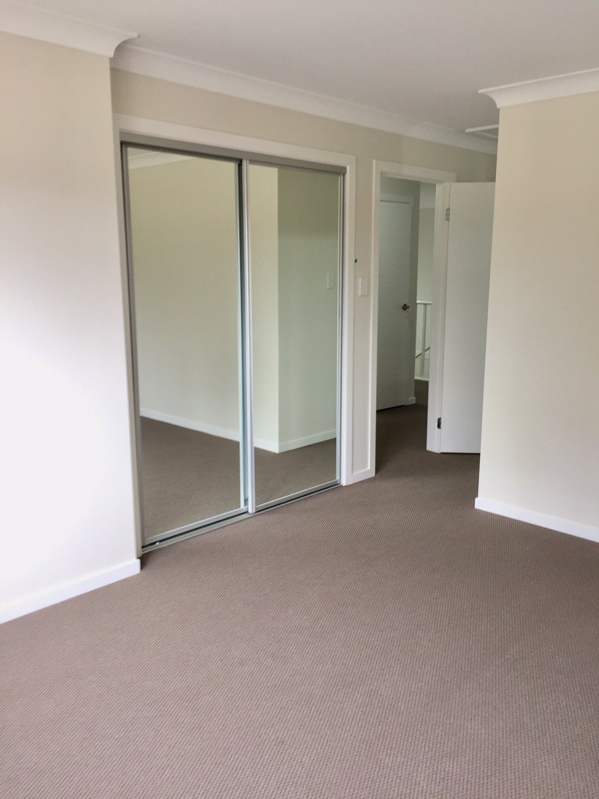 46 The Lakes Drive GLENMORE PARK 15