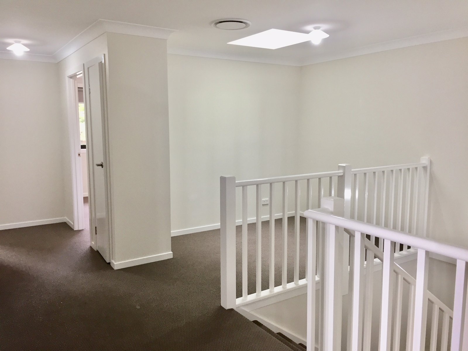 46 The Lakes Drive GLENMORE PARK 17