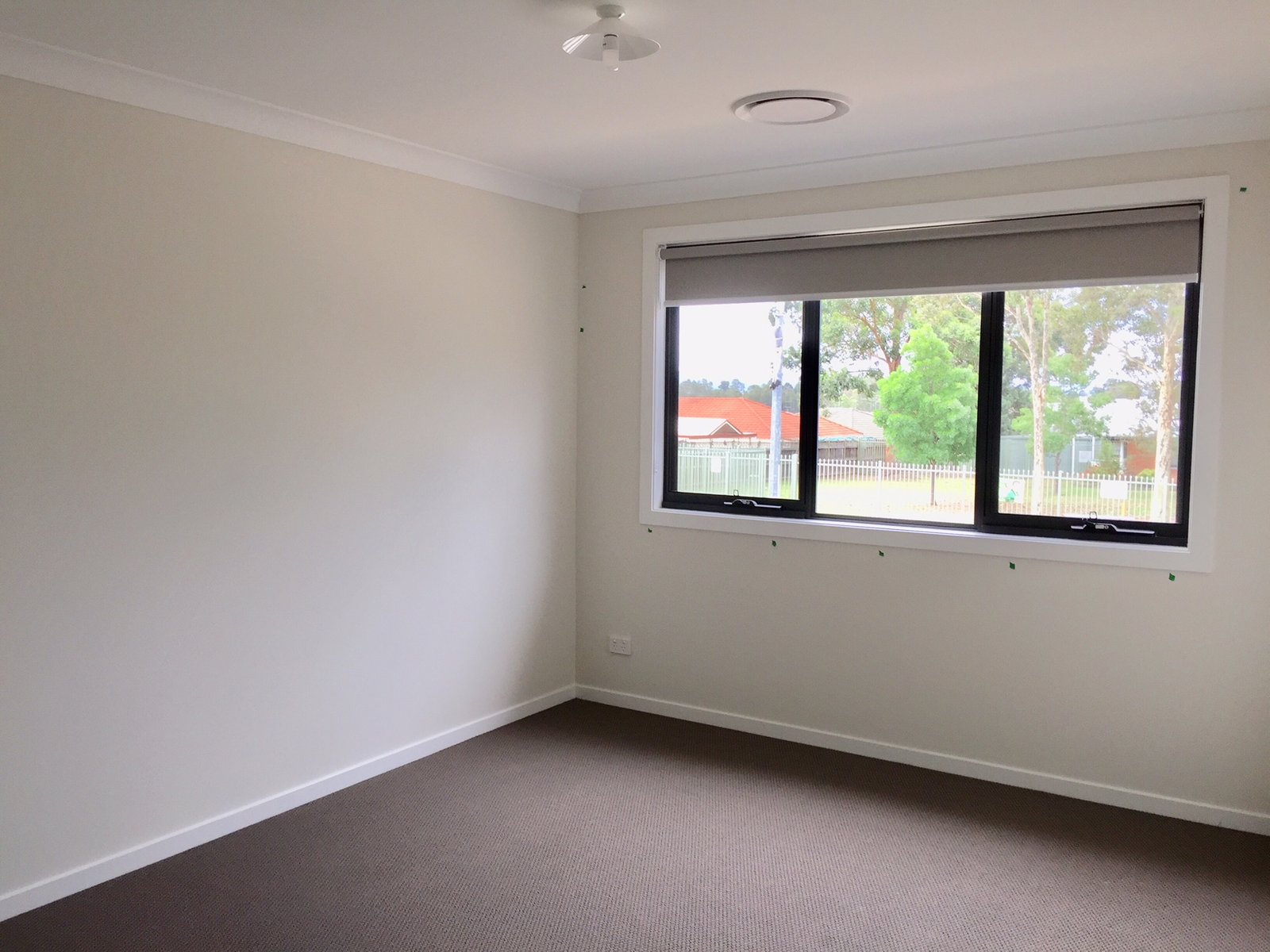 46 The Lakes Drive GLENMORE PARK 18