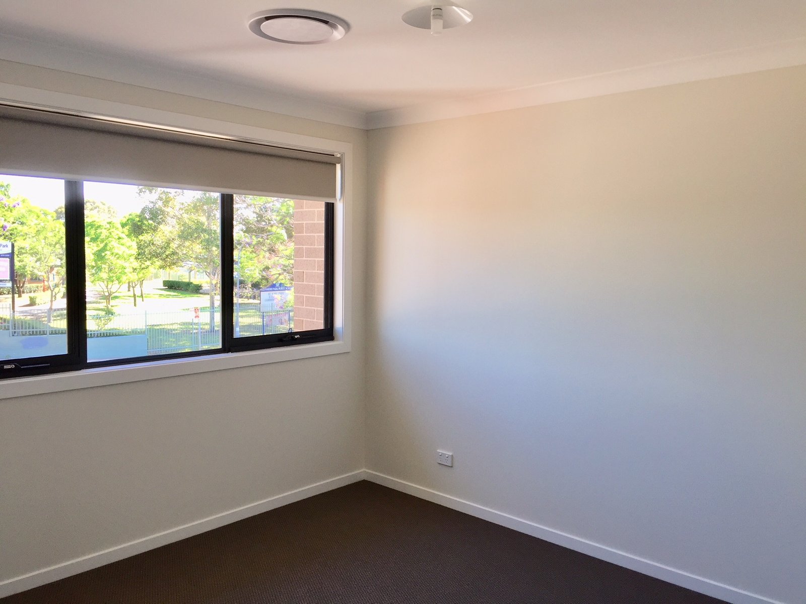 46 The Lakes Drive GLENMORE PARK 19