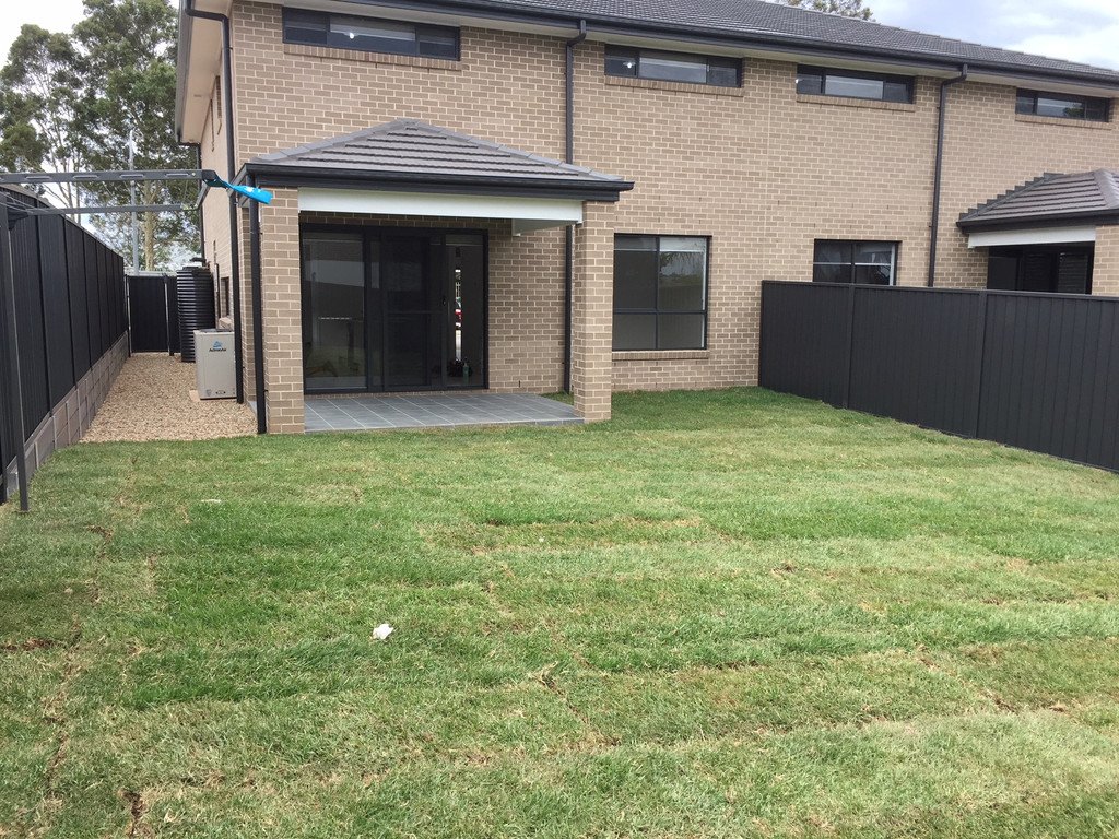 46 The Lakes Drive GLENMORE PARK 23