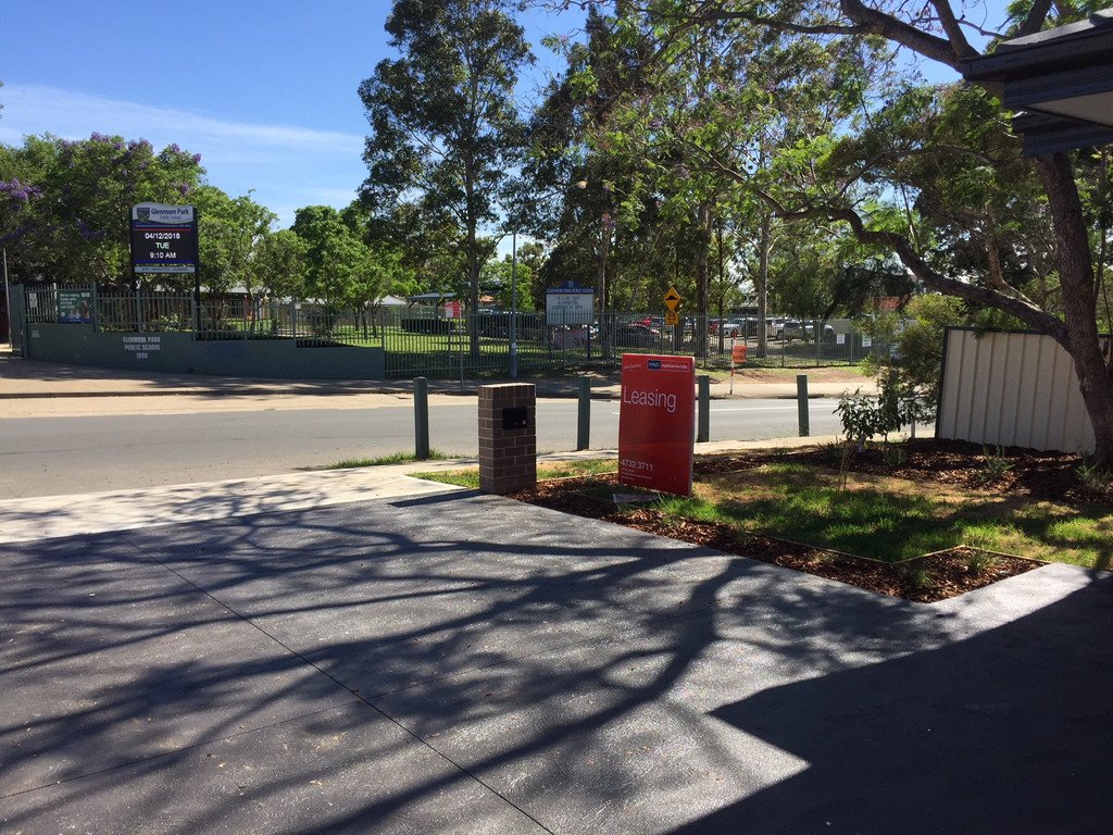 46 The Lakes Drive GLENMORE PARK 26