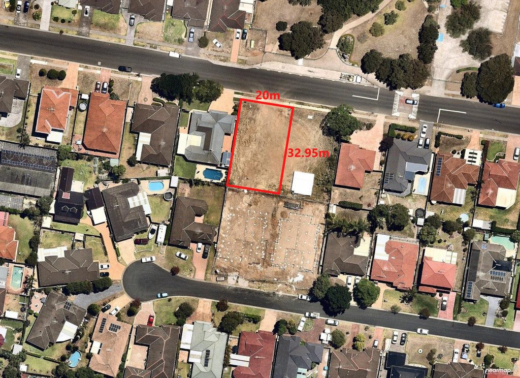 46 The Lakes Drive GLENMORE PARK 1