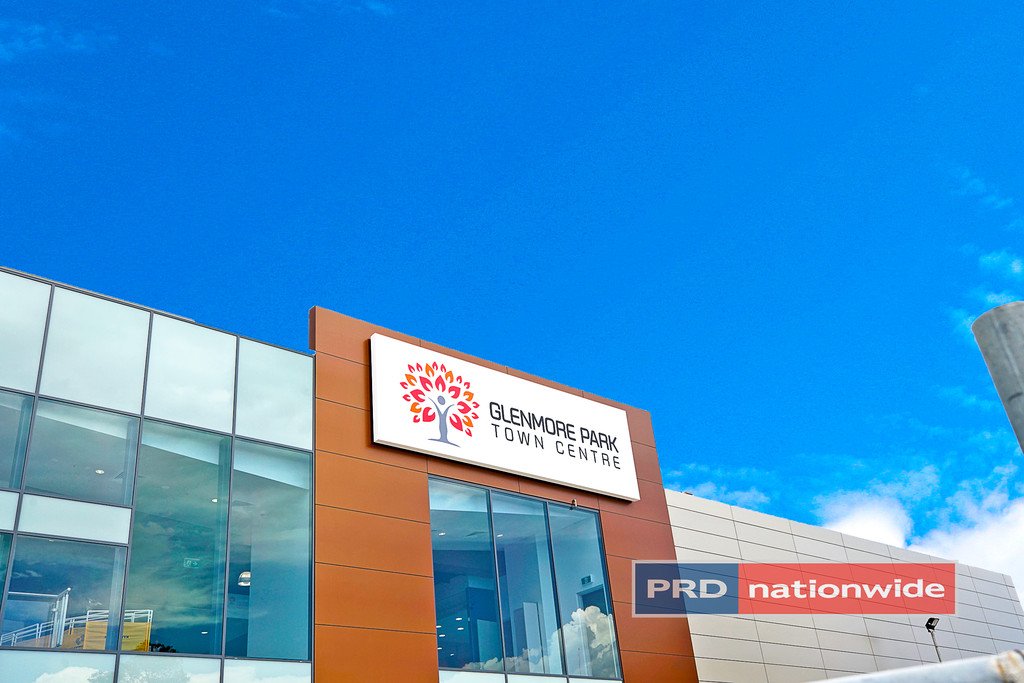 46 The Lakes Drive GLENMORE PARK 3