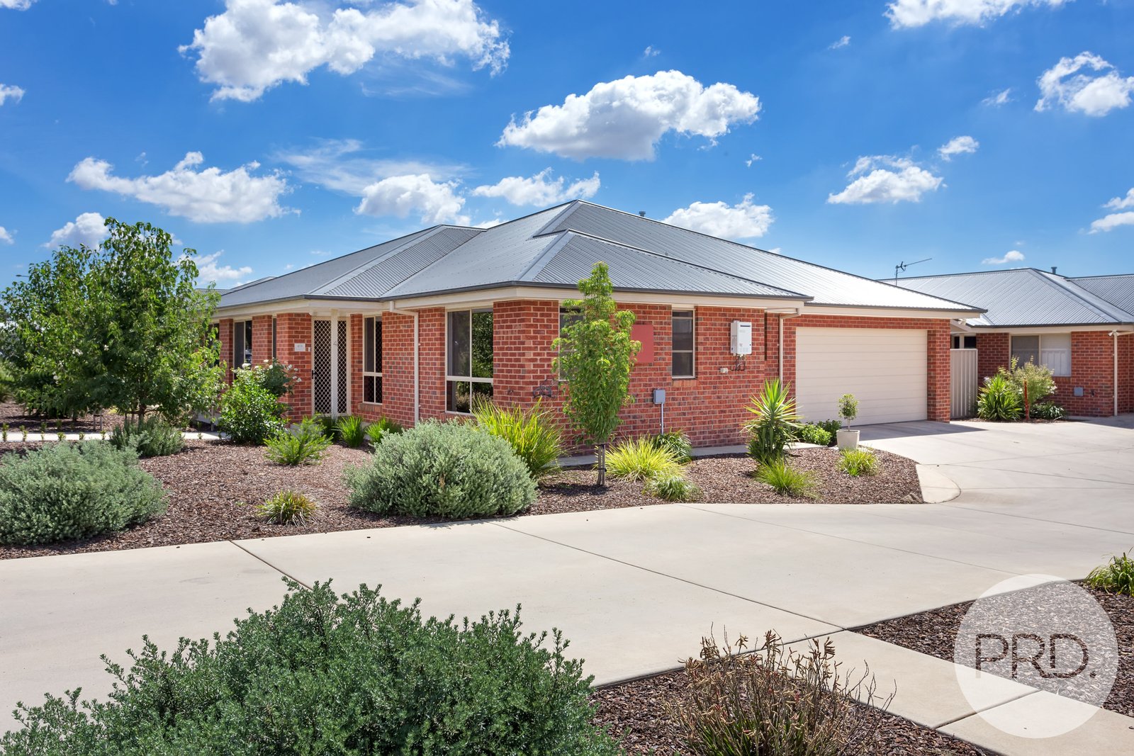 4/6 Trumper Street BOOROOMA 1