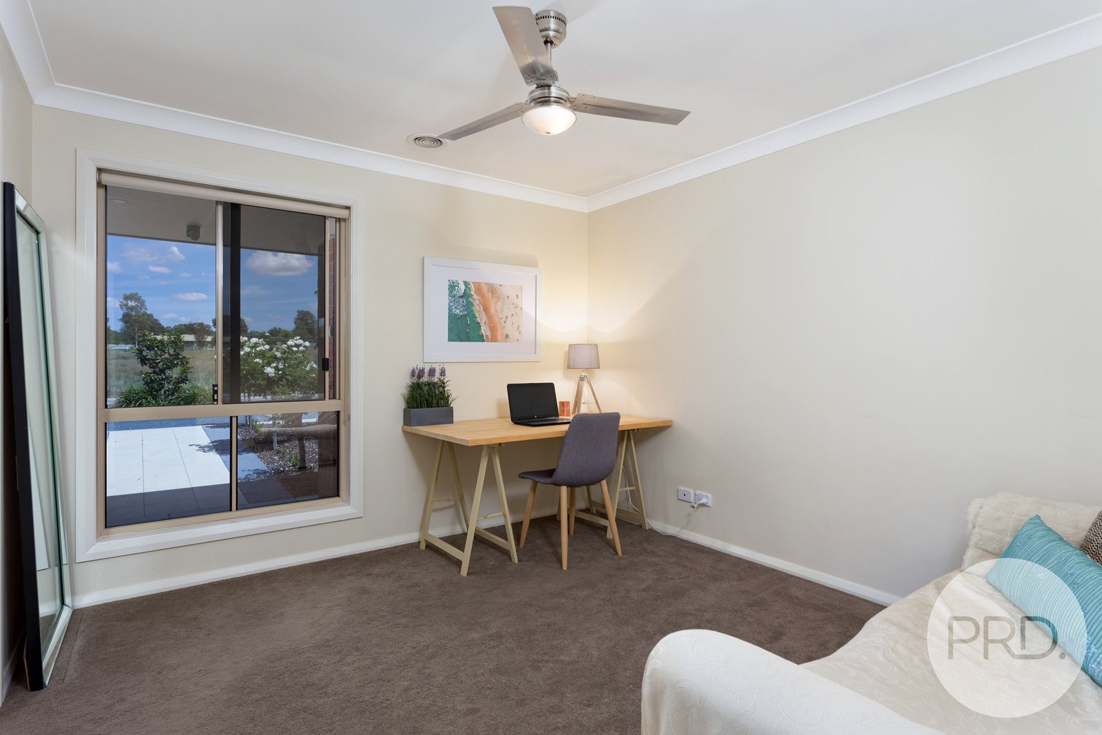 4/6 Trumper Street BOOROOMA 6