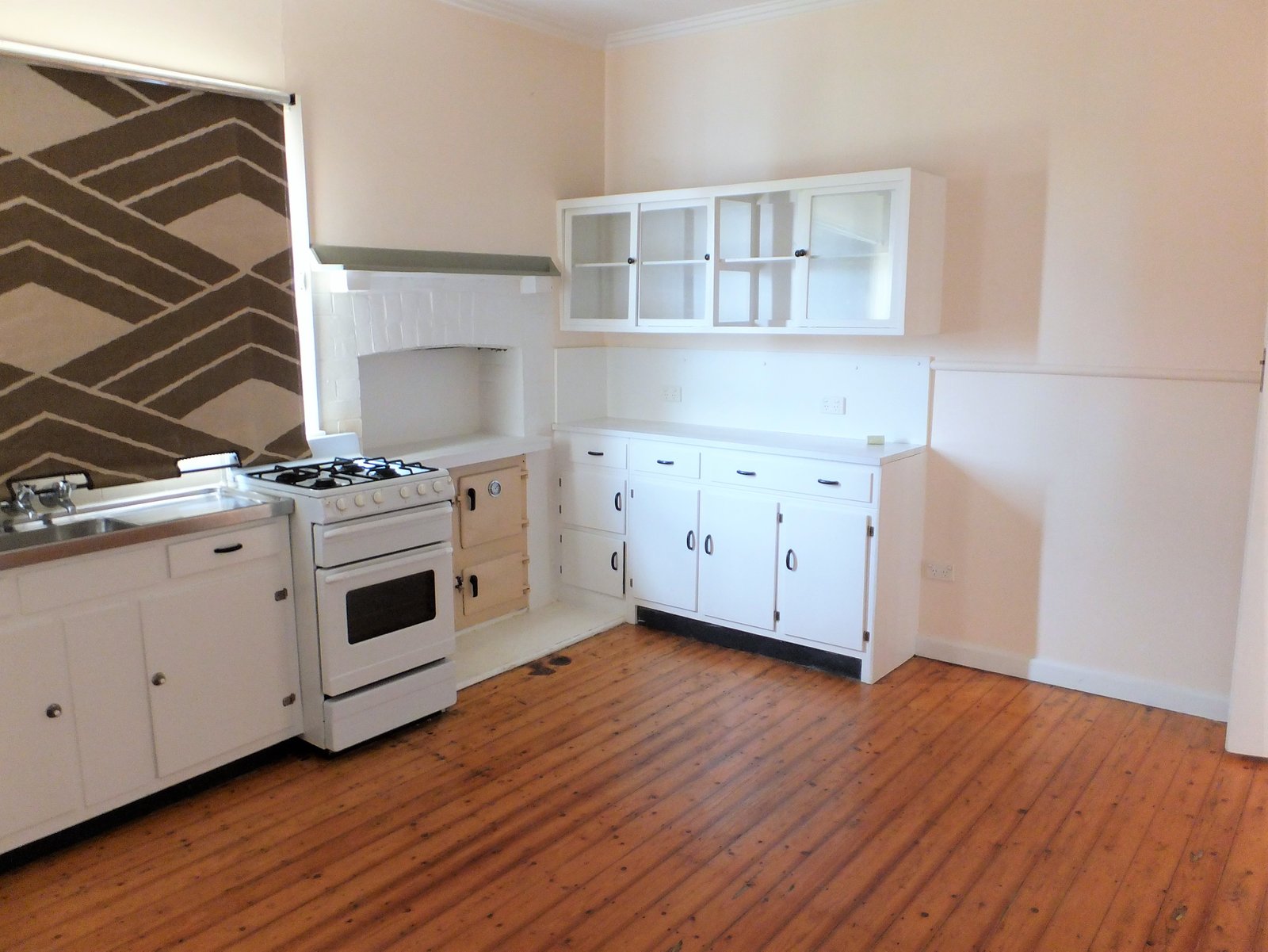 Gallery: 46 Walsgott Street