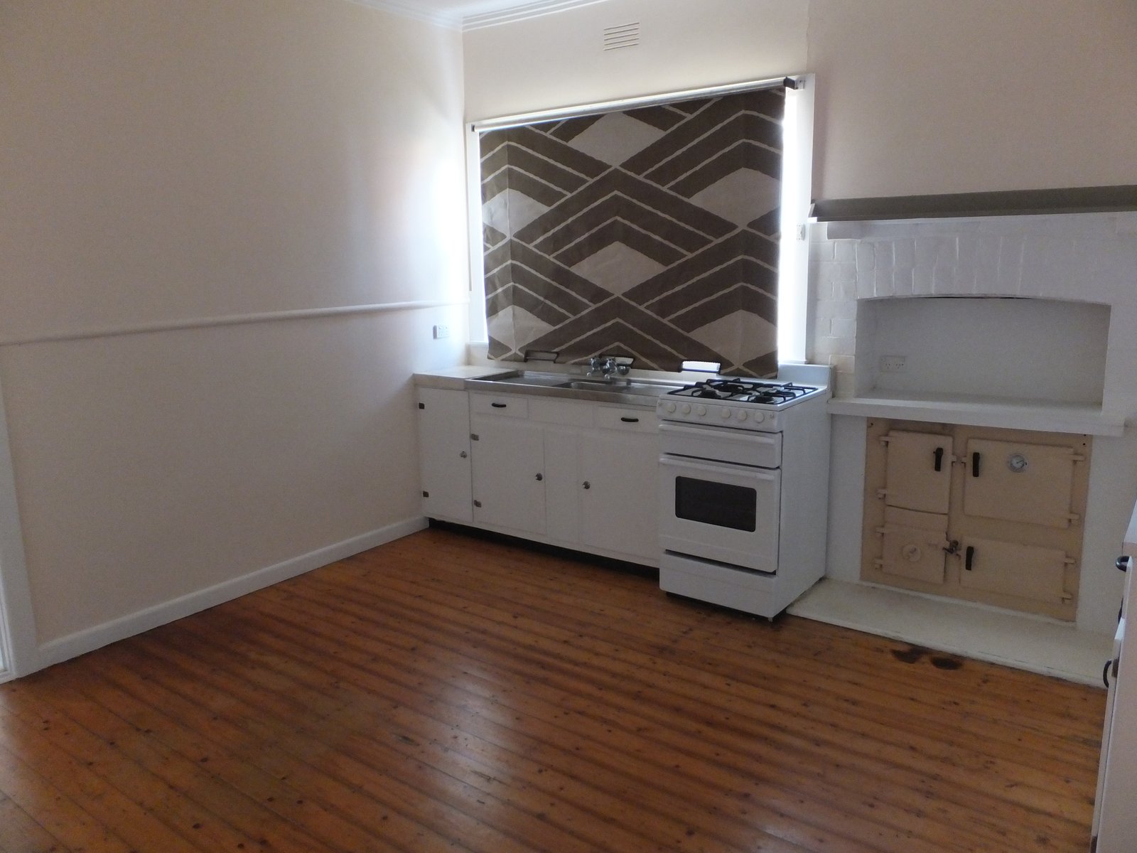 Gallery: 46 Walsgott Street