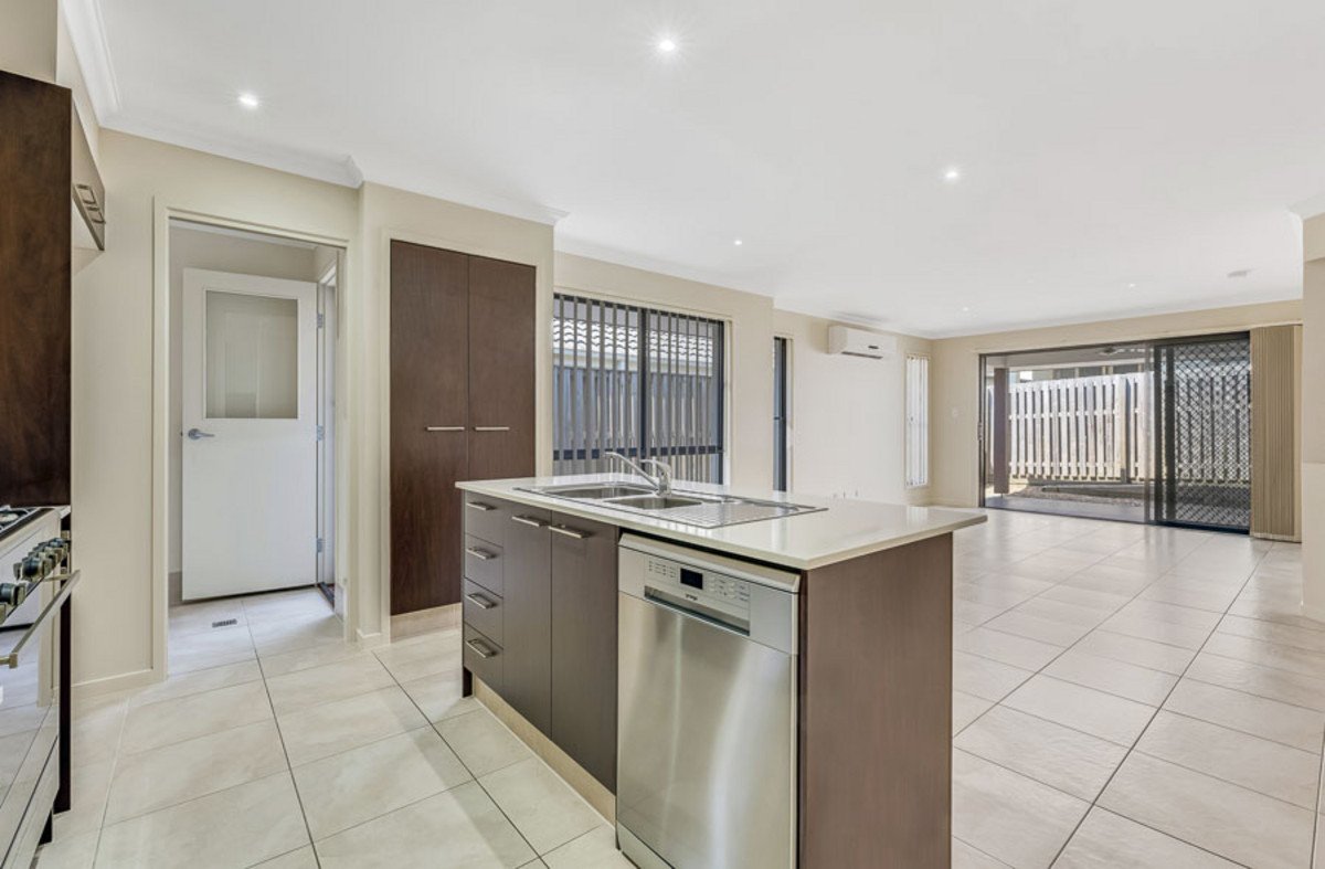 46 Wimmera Crescent Upper Coomera 4