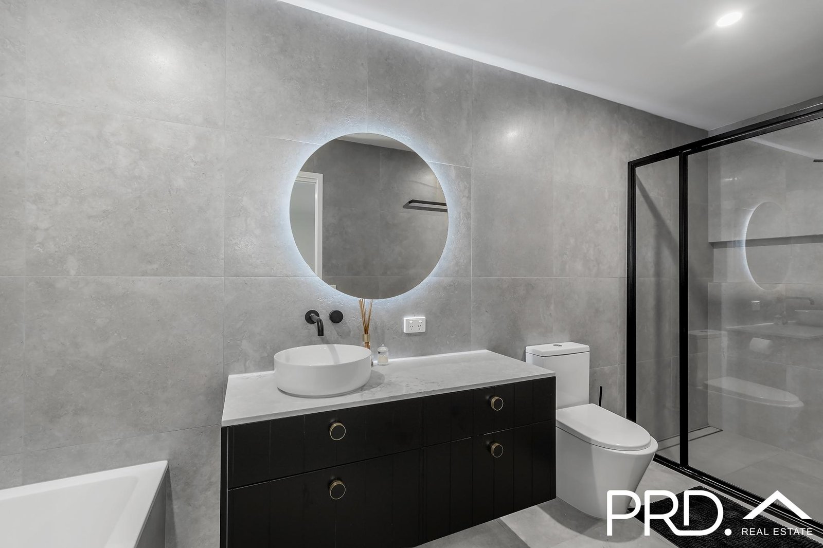 4/6 Winton Terrace VARSITY LAKES 7