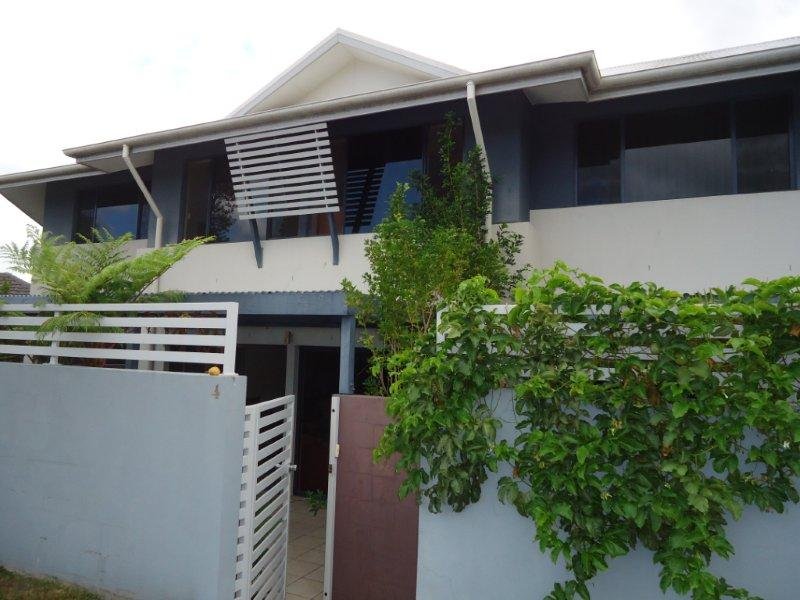 4/6 Winton Terrace VARSITY LAKES 1