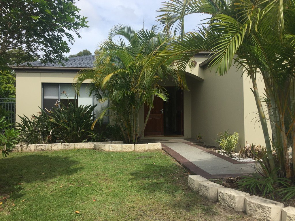 46 Woody Views Way ROBINA 13