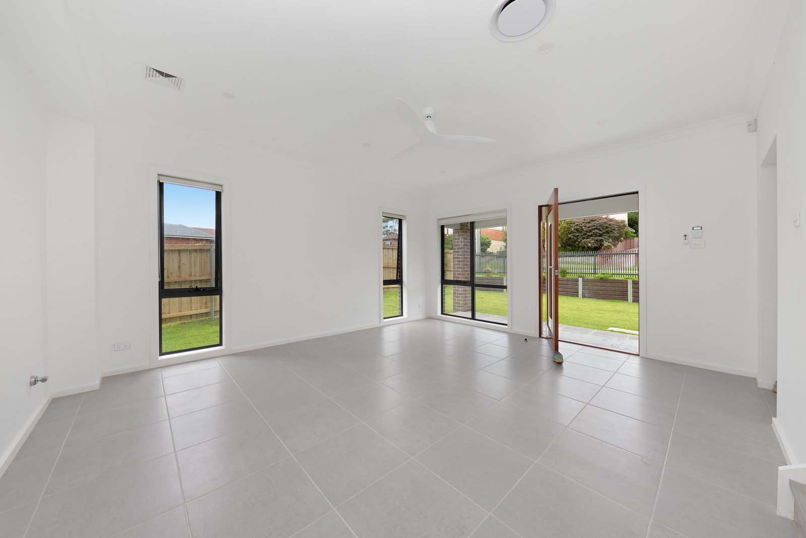 46 Woomera Road LITTLE BAY 3