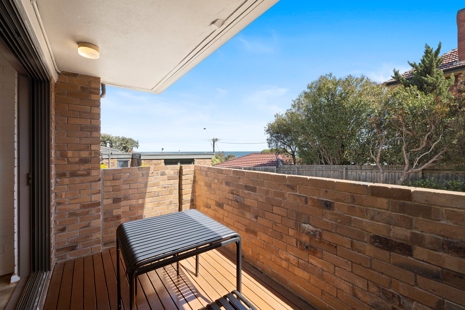 Gallery: 4/60 Beach Road