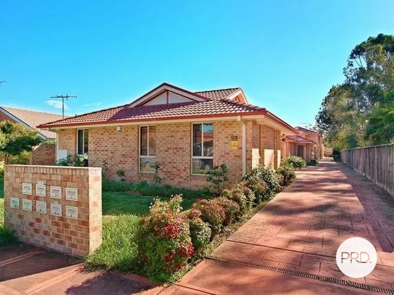 4/60 Macquarie Rd  INGLEBURN 1