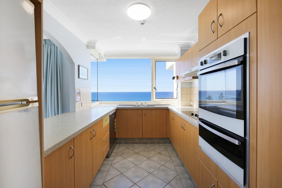 46/114 The Esplanade Burleigh Heads 10