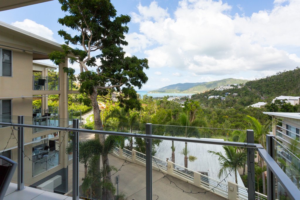46/15 Flametree Court AIRLIE BEACH 2