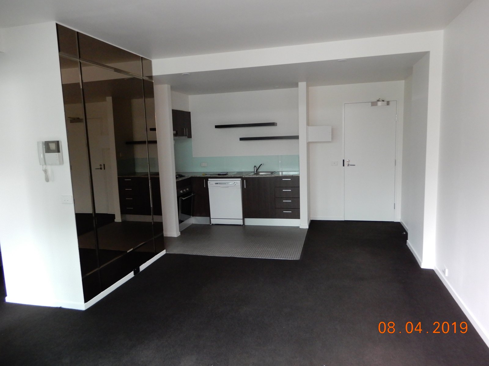 Gallery: 46/174 Esplanade East