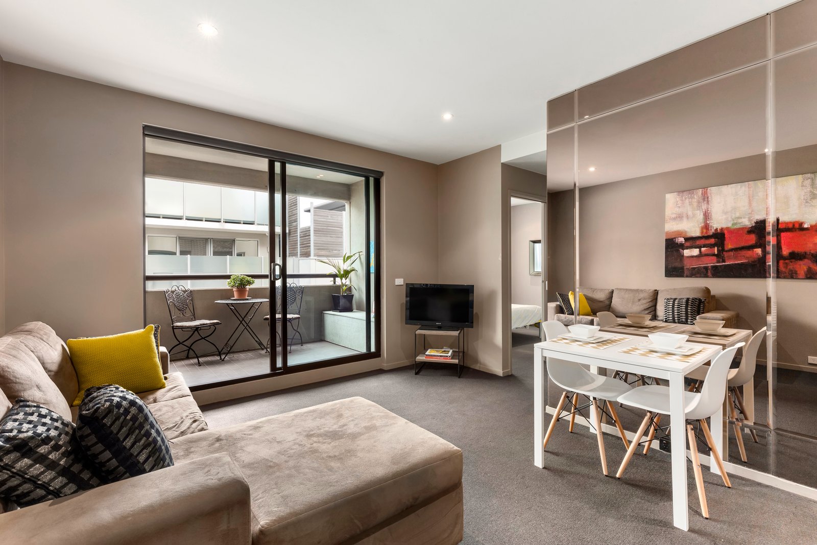 Gallery: 46/174 Esplanade East