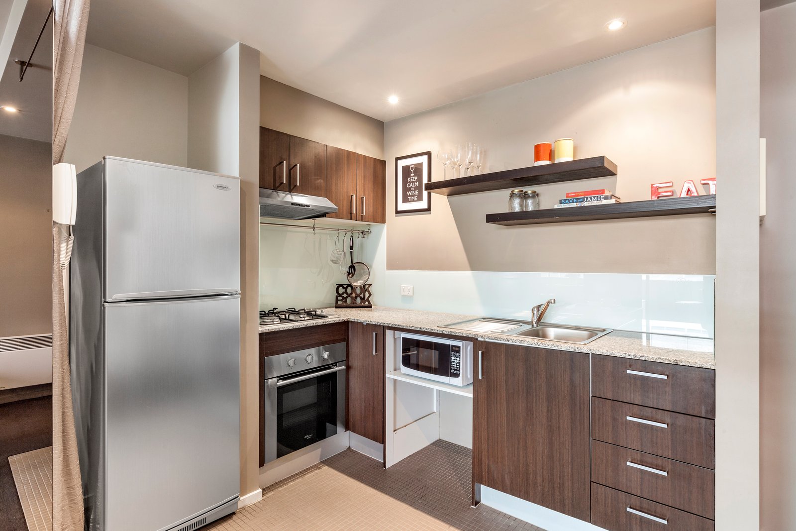 Gallery: 46/174 Esplanade East