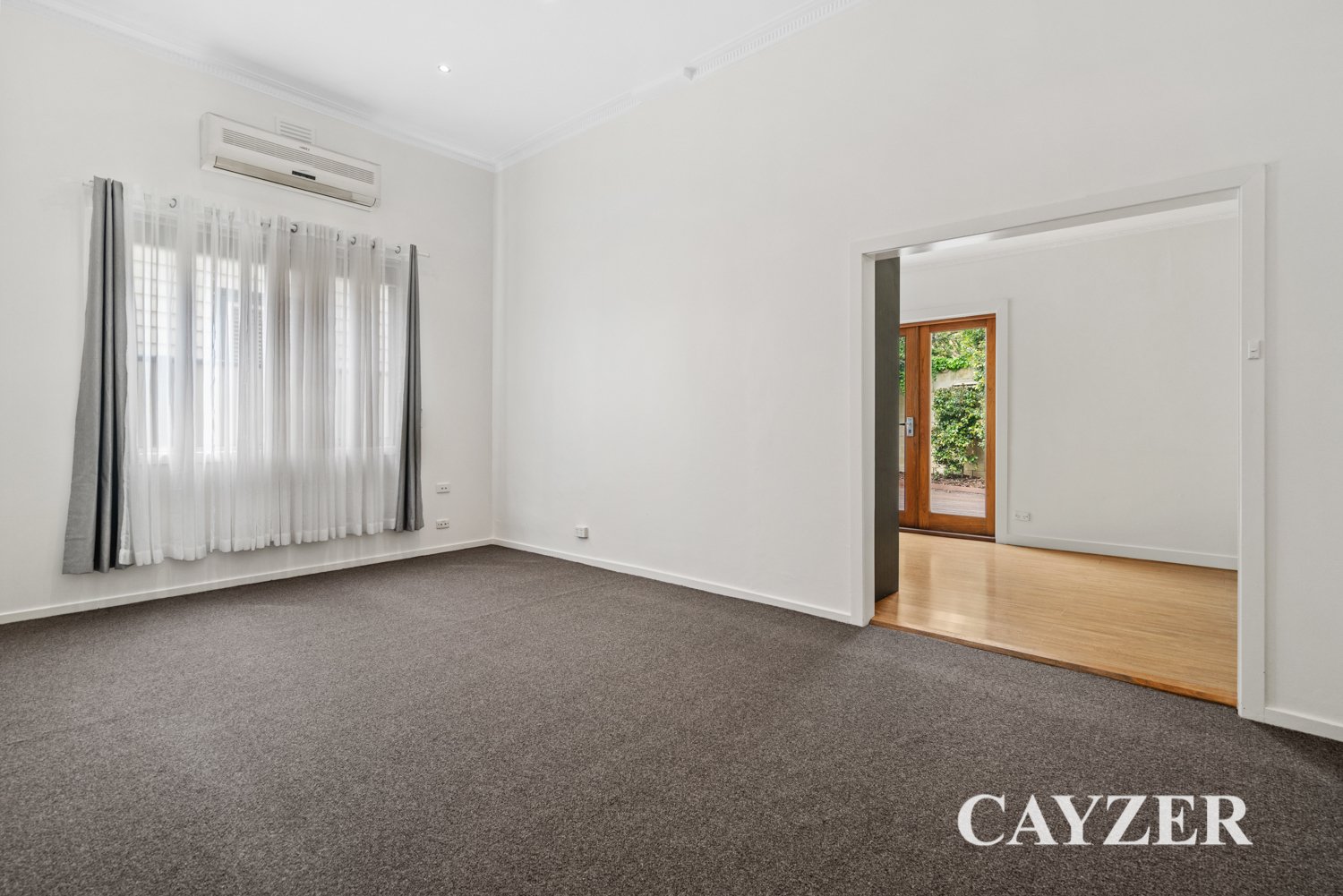 Gallery: 462 Bay Street