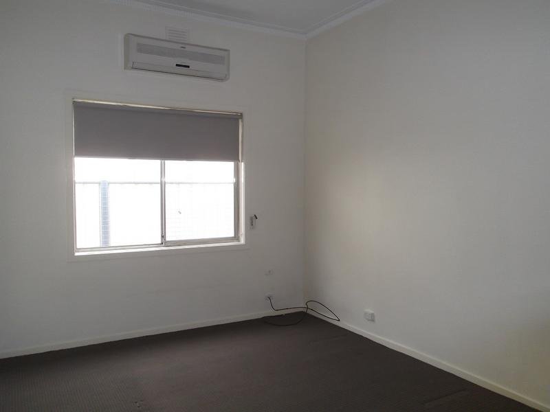 Gallery: 462 Bay Street