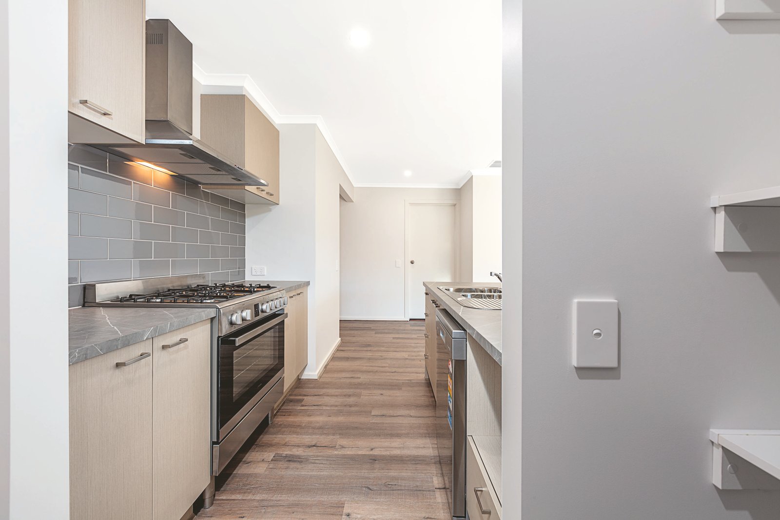 Gallery: 4/628 Bond Street