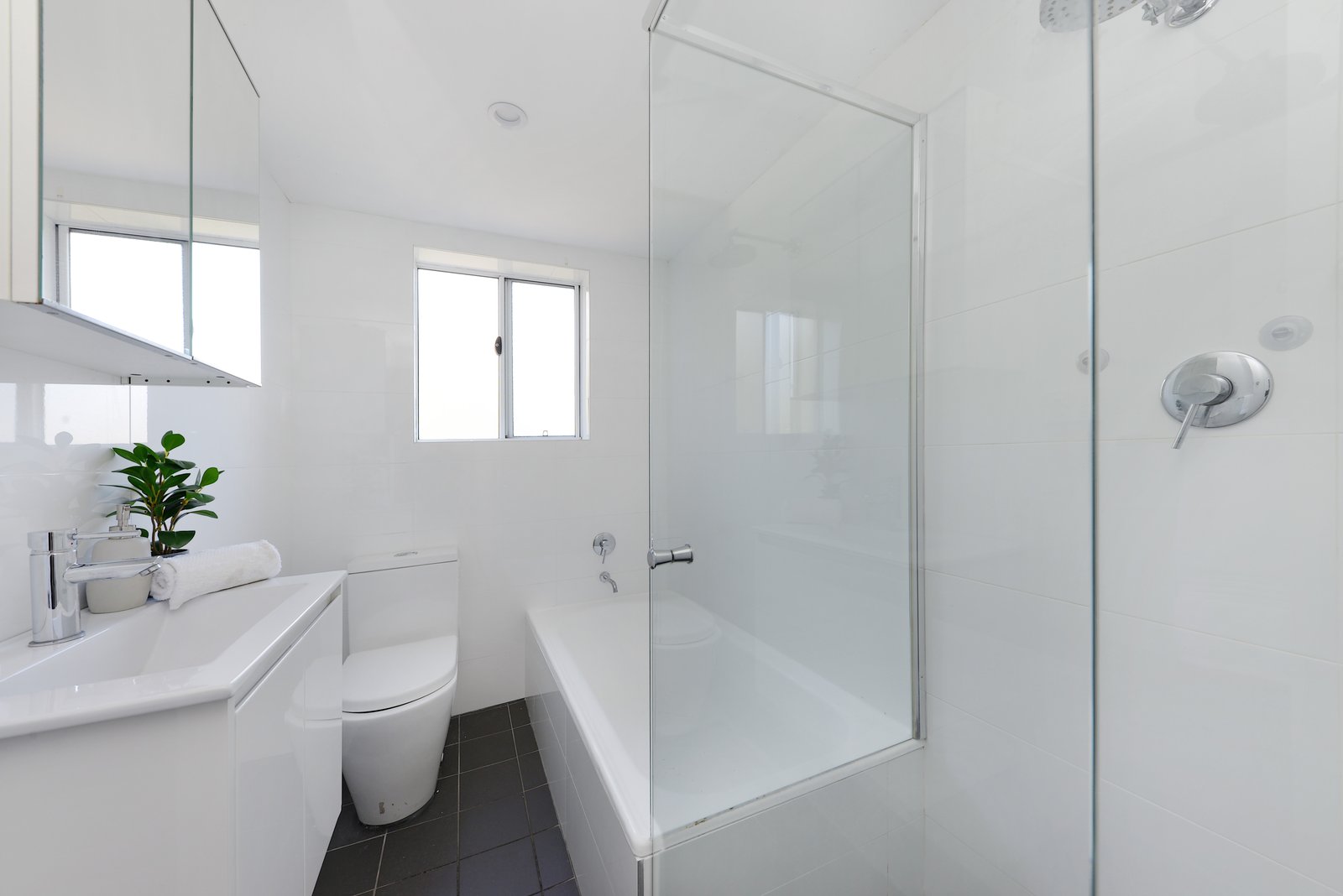 4/64 Beauchamp Road HILLSDALE 6