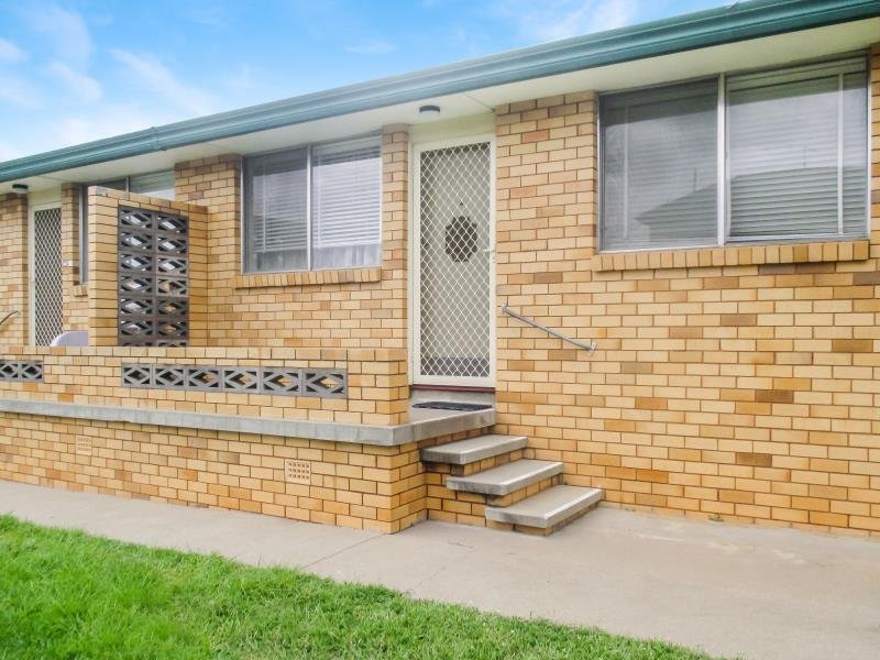 4/64 Crown Street TAMWORTH 1