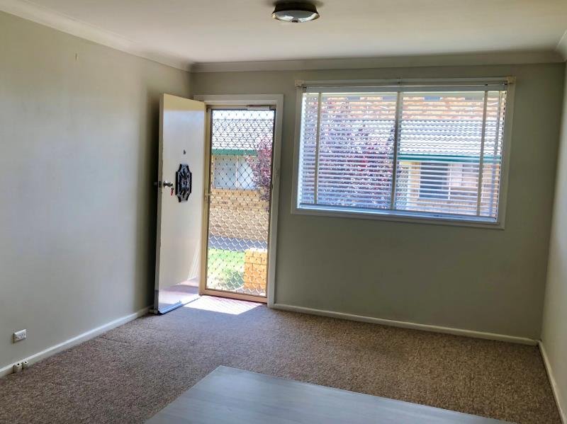 4/64 Crown Street TAMWORTH 3