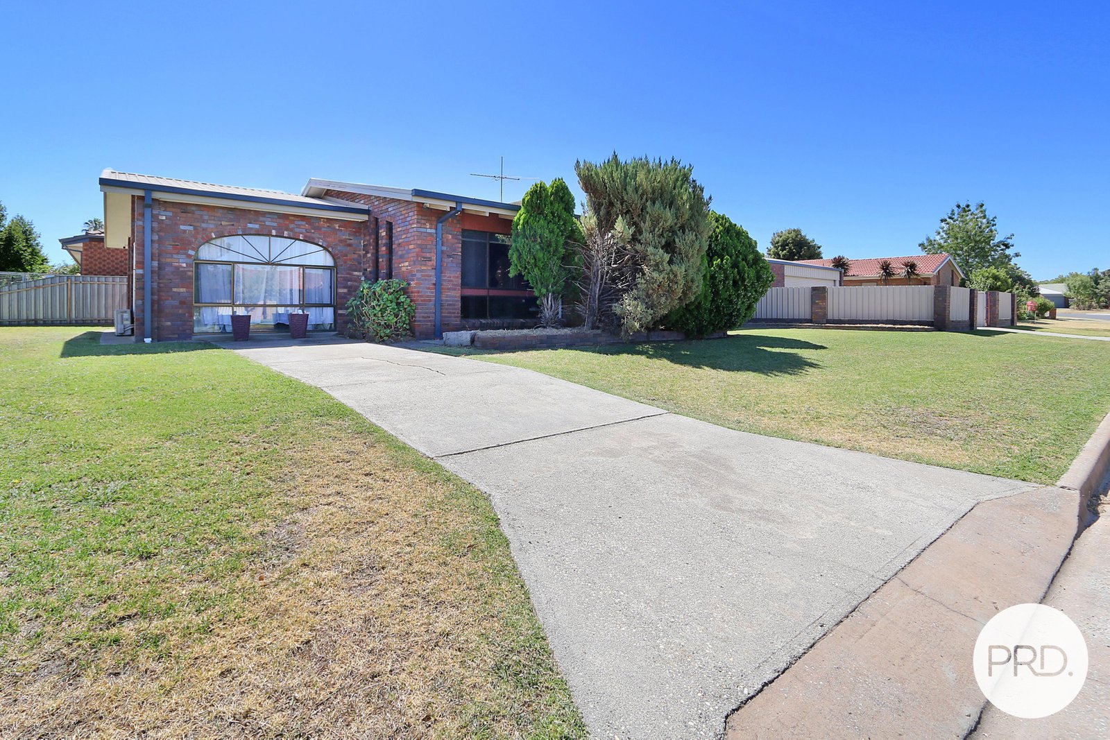 466 Schaefer Street LAVINGTON 2