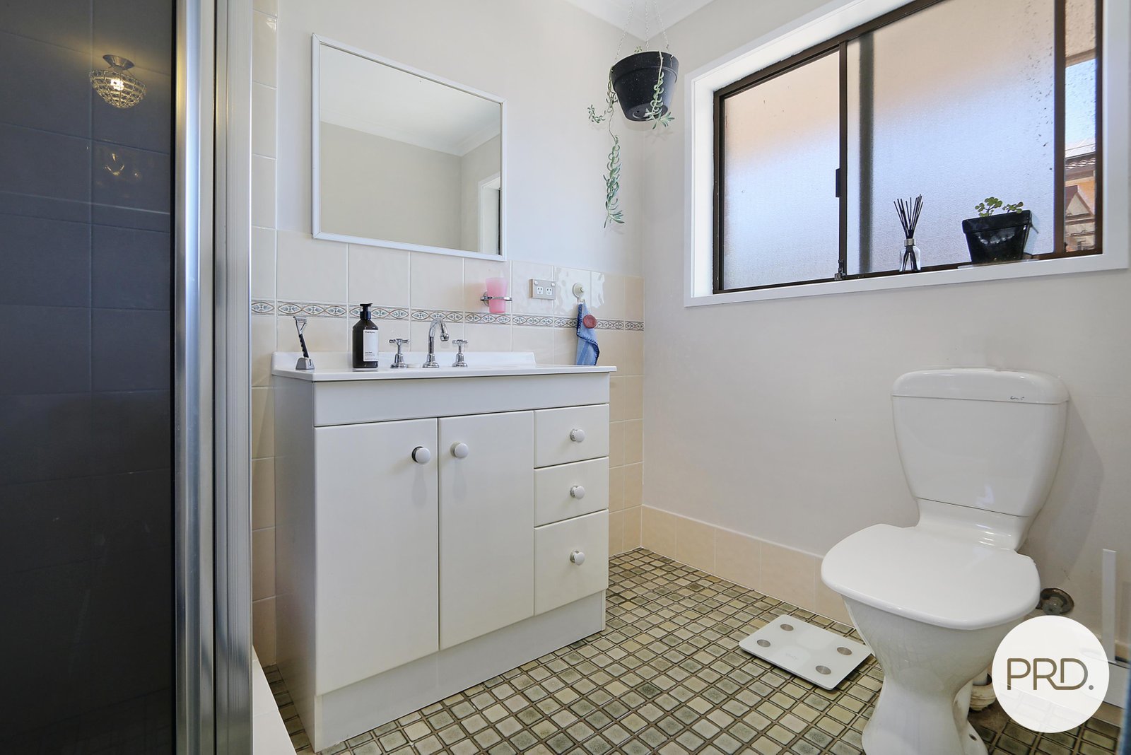 466 Schaefer Street LAVINGTON 9
