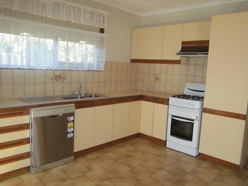 Gallery: 4/68 Farm Road