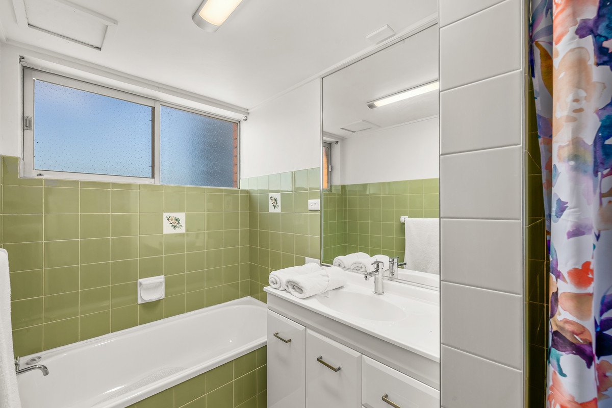 4/68 The Esplanade Burleigh Heads 6