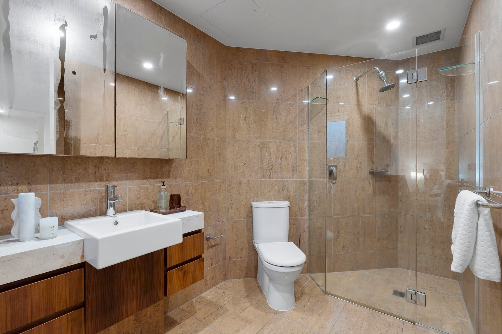 4/685-707 Casuarina Way CASUARINA 17