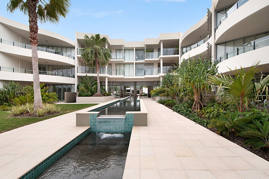 4/685 Casuarina Way CASUARINA 5