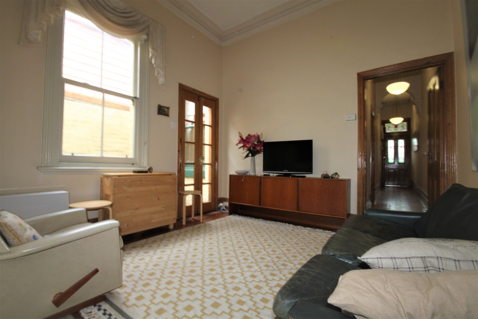 Gallery: 469 Bay Street