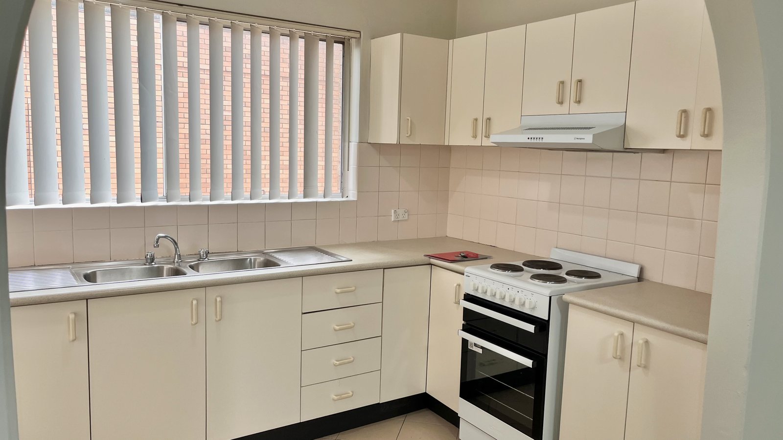 4/69 Memorial Avenue LIVERPOOL 4