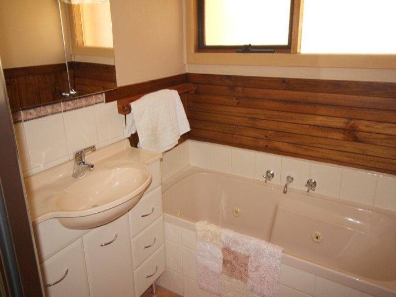 Gallery: 46A Margate Avenue