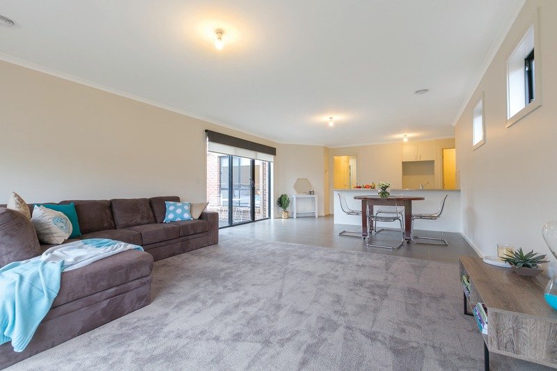 Gallery: 4/6b Pisgah Street