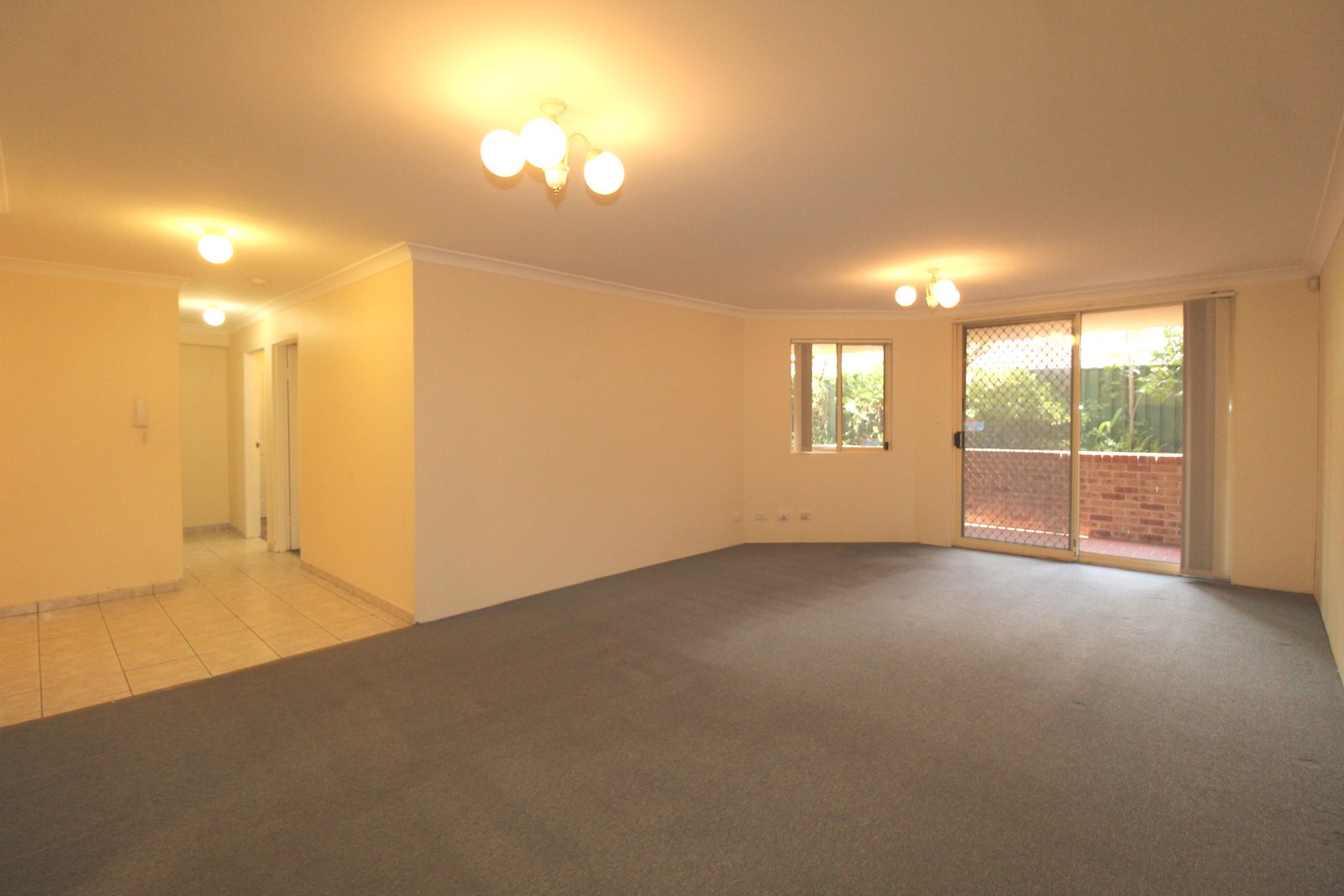 4/7-11 Hampden Street BEVERLY HILLS 3