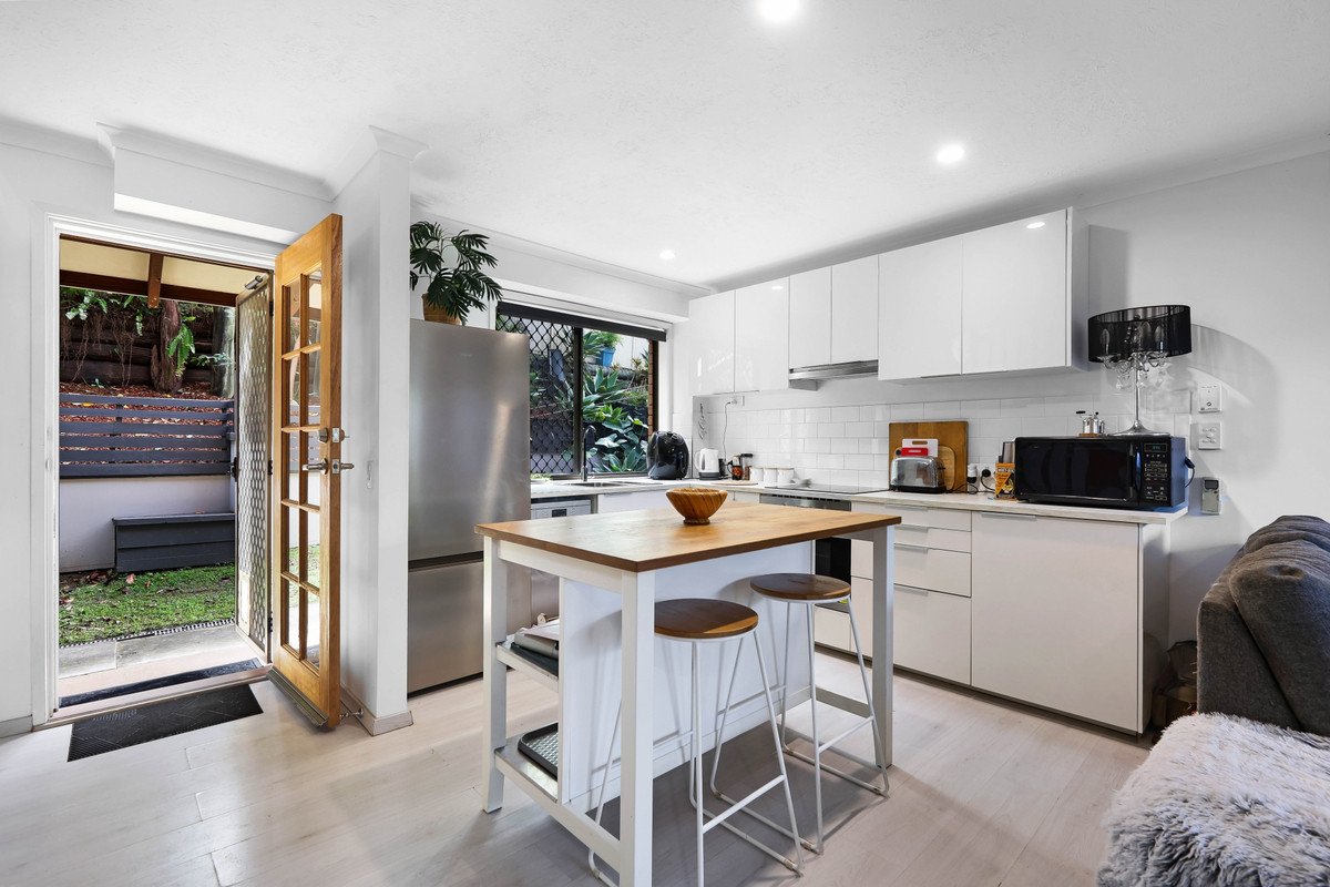 4/7-13 Parkridge Drive Molendinar 2