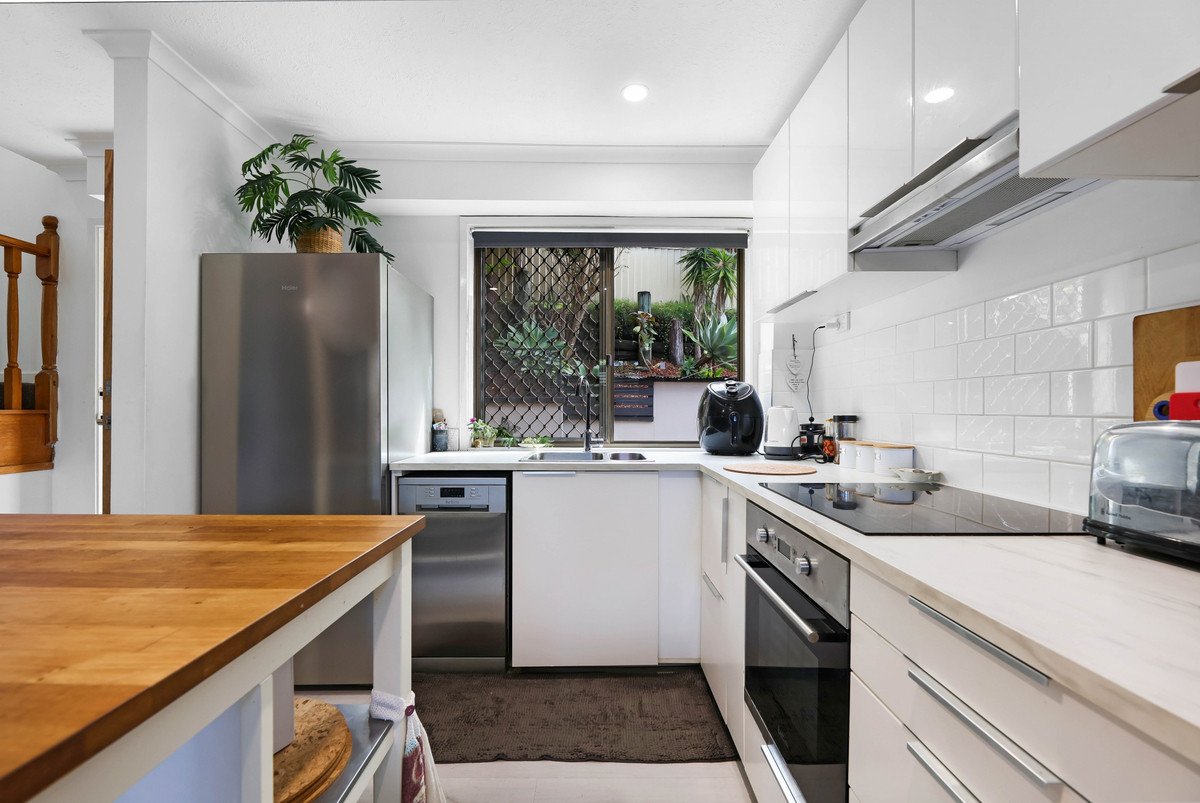 4/7-13 Parkridge Drive Molendinar 3