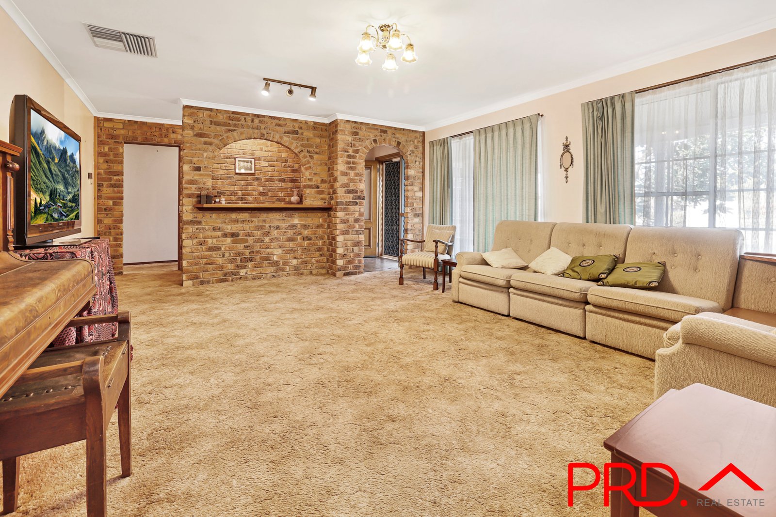 47 Amaroo Road TAMWORTH 4